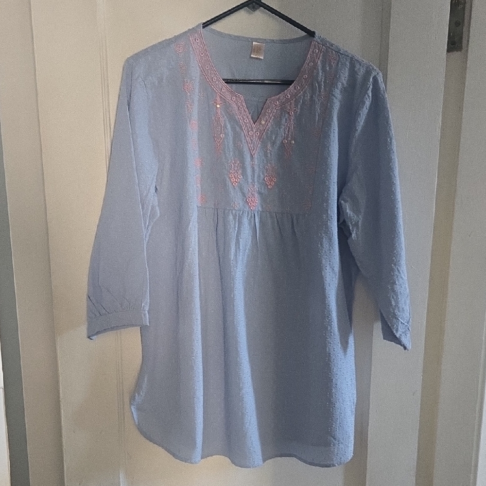 Chic Light Blue Tunic with Pink Embroidery